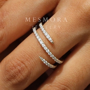 Anello nuziale in moissanite riempito in oro 14K, delicato anello a spirale con diamanti impilabili, anello bypass unico per il pollice, anello minimalista delicato