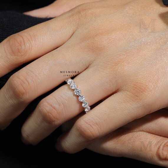 Round Cut Moissanite Band Stackable Band With Solitaire