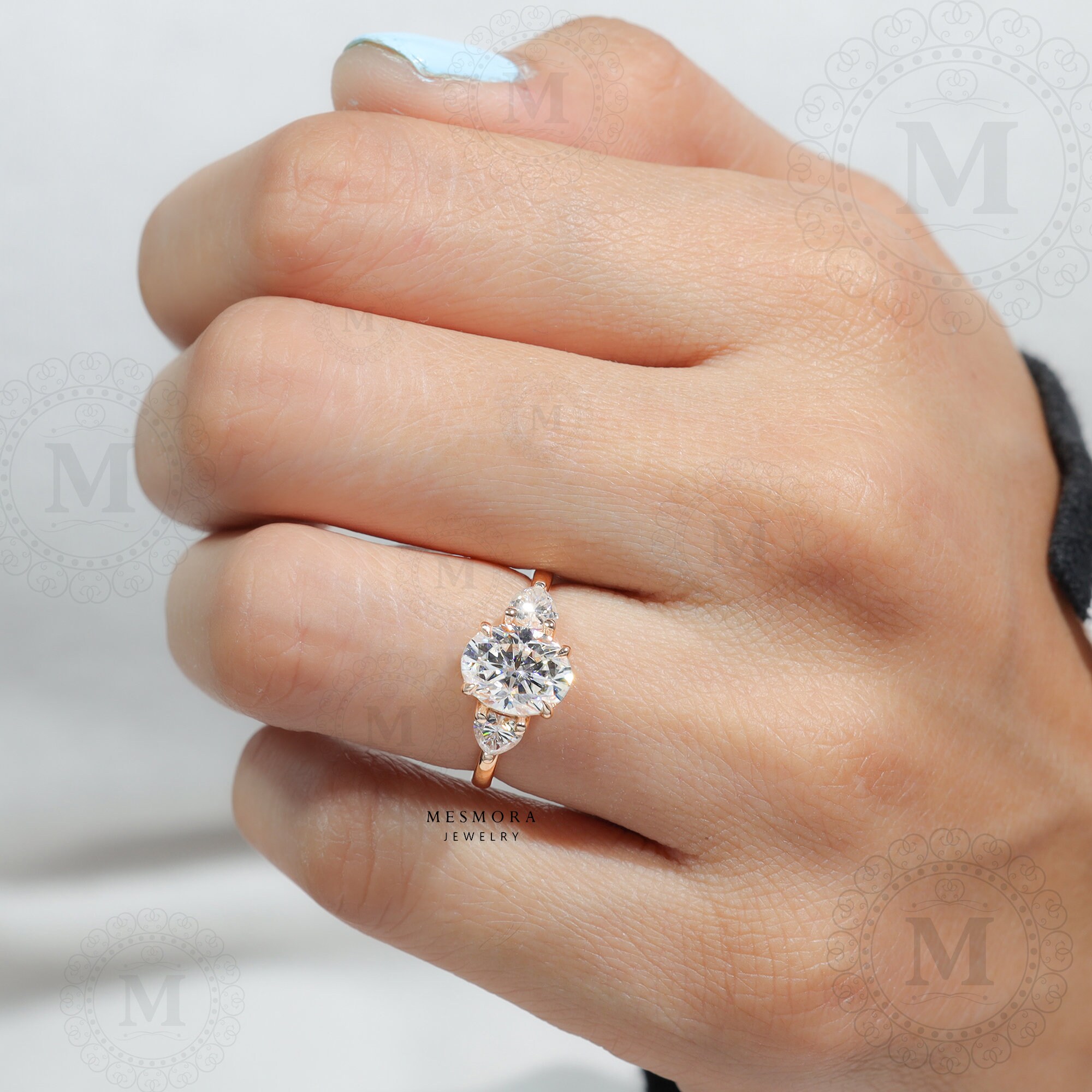 オーバルシェイプ モアッサナイト ダイヤモンドリング サイドペア