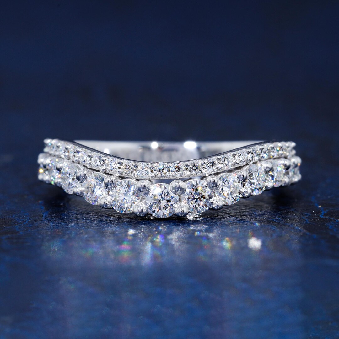 Crown Curved Set 1.15 TW Round Brilliant Colorless Moissanite Wedding ...