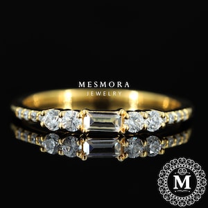 Dainty Baguette And Round moissanite Wedding Band Unique Gold moissanite Ring Vintage Minimalist Engagement Ring Delicate Baguette Ring