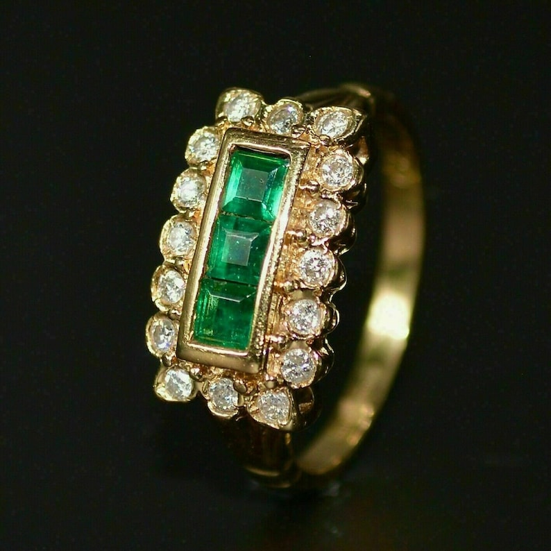 1.50 Ct Princess Cut Green Emerald and Simulated Cluster Wedding /& Engagement Band Ring 14k Yellow Gold Over in Sterling Silver