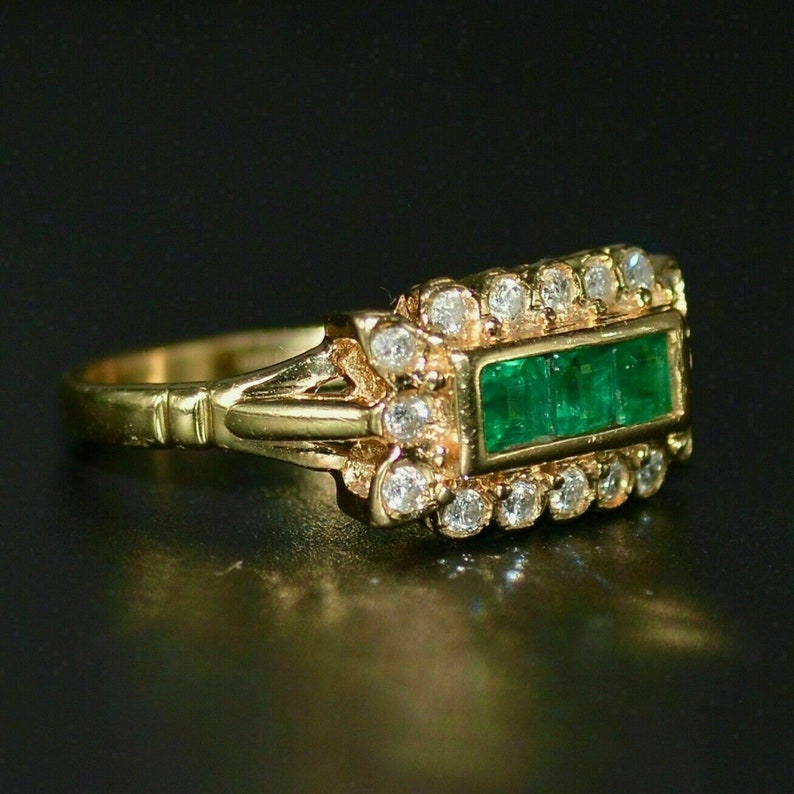 1.50 Ct Princess Cut Green Emerald and Simulated Cluster Wedding /& Engagement Band Ring 14k Yellow Gold Over in Sterling Silver