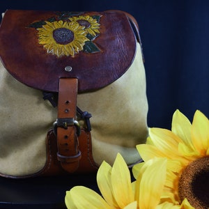 Bolso de mujer de piel repujada con diseño de girasol España