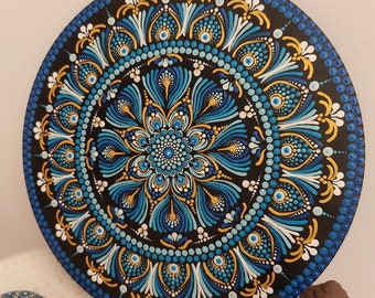 Mandala blu dipinto a mano su base rotonda in legno - 30 cm