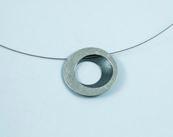 Silver Pendant Perspective Circle, Silver Pendant, Rusty Silver Pendant, Bicolor Pendant, Circle Pendant 26 mm. Steel cable pendant.
