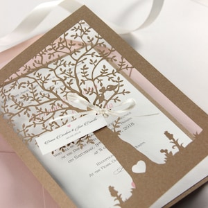 Invitations de mariage Rustiques avec un arbre découpé au laser éco avec impression pour le baptême personnalisé avec votre propre texte