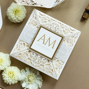Invitations de mariage élégantes avec l'ajout de paillettes avec impression pour le baptême personnalisé initiales avec votre propre texte