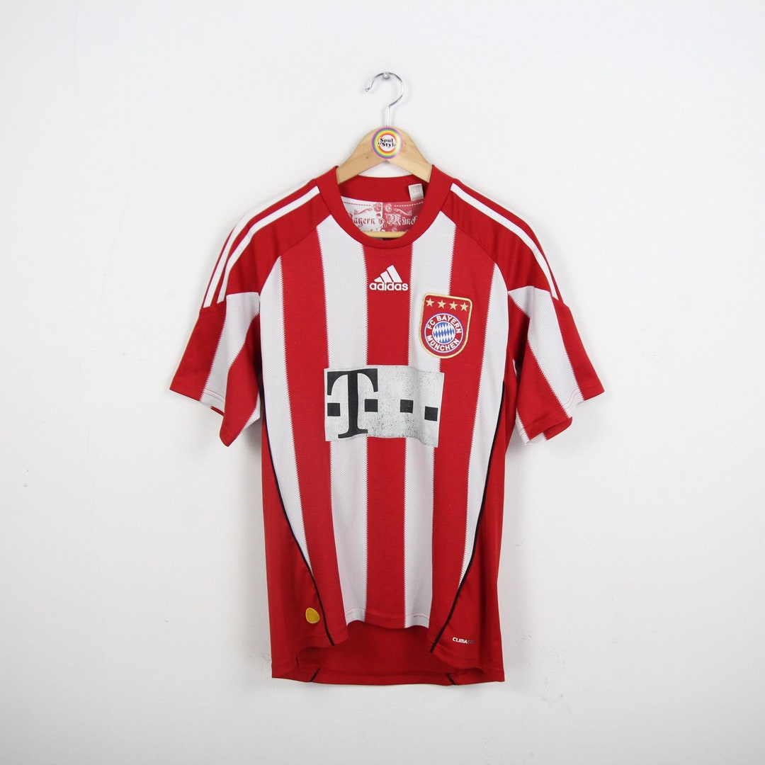Vintage T-shirt Jersey Size S FC Bayern Munich Home 2010-11 10 11
