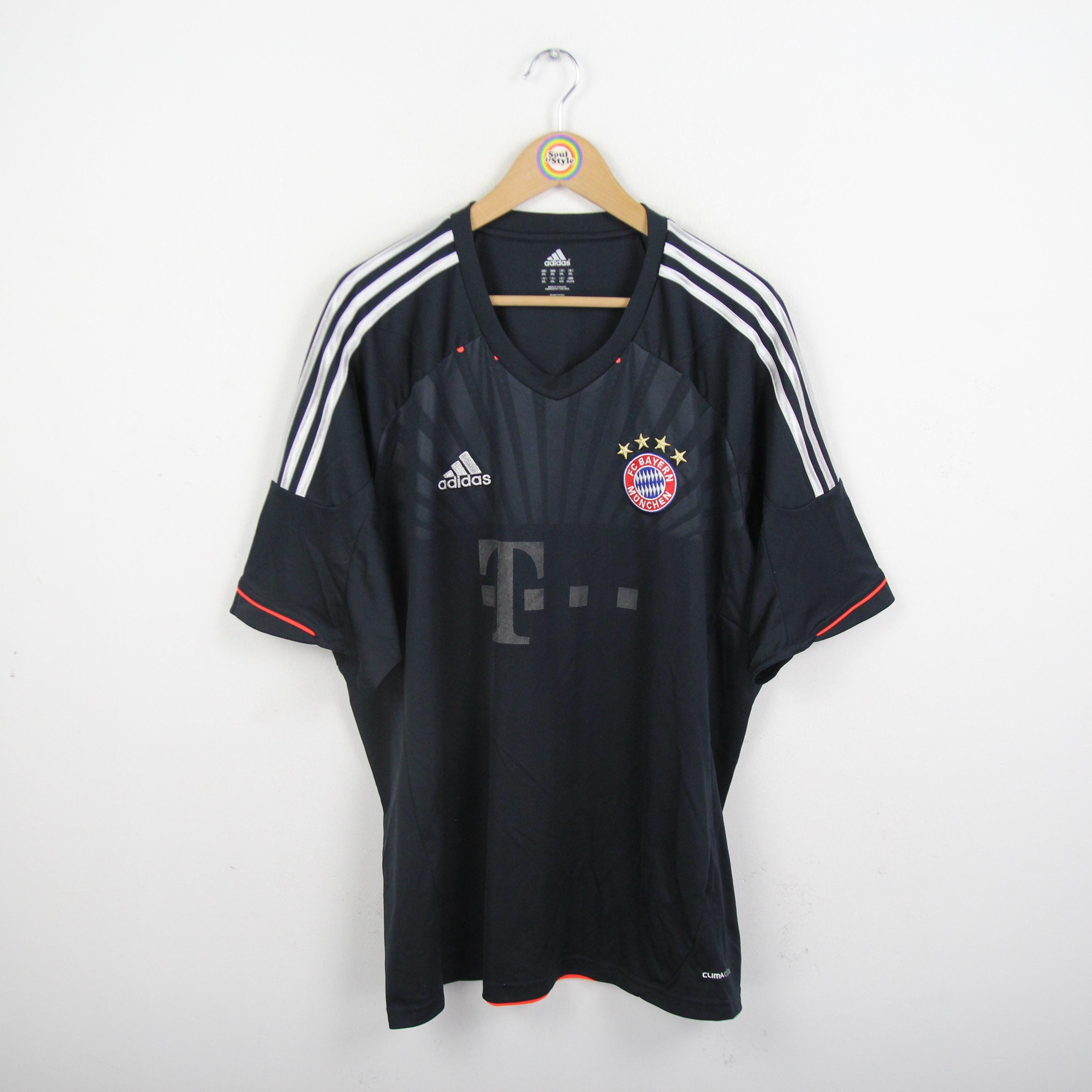 Vintage T-shirt Jersey Size 2XL Bayern Munich Fan Jersey 2012 13