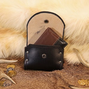 Leather Belt Pouch for Wallets.  LARP, Cosplay, Renaissance Faires