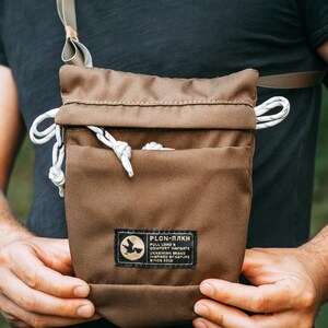 Sac à bandoulière durable pour homme, sac pratique pour téléphone en nylon, sac à bandoulière compact pour téléphone, petit sac messager pour homme, cadeau artisanal pour lui
