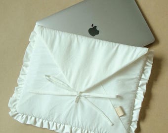 Weiß Gesteppte Laptop Tasche mit Schleife und Rüschen, Niedliche Laptop Tasche 14 zoll, Envelope Laptop tasche 13 zoll, Gepolsterte Laptop tasche Case 15 zoll