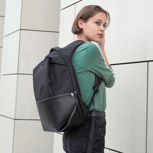 Damen Designer Rucksack, geometrischer schwarzer Rucksack, minimalistischer Laptop-Rucksack, Stadtrucksack, Bürorucksack-Geldbeutel, Laptoptasche, ihr Geschenk