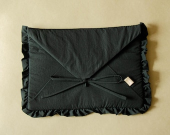 Aesthetic Bow Laptop Sleeve, Minimalist Macbook Pro 14 Sleeve, Quilted Laptop Sleeve, Macbook Air 13 Cover, Laptop Cover 15 in, Gift for Her