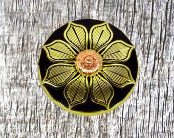 Concho de 1 pulgada con flor de asta de bandera