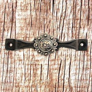 Poignée de porte ou de portail en fonte Cowboy at the cross