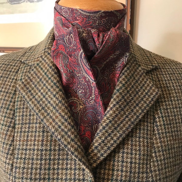 pretied stock tie