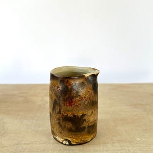 Jarra de leche marrón con efectos de luz, jarra de crema, jarra de salsa, jarra de aderezo, cremera, vertedor, jarra de leche, recipiente pequeño para servir