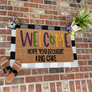 Welcome Doormat- king Cake  - Mardi Gras - Holiday- Personalized-  Closing New Home  Gift - Front Porch Decor - Doormats