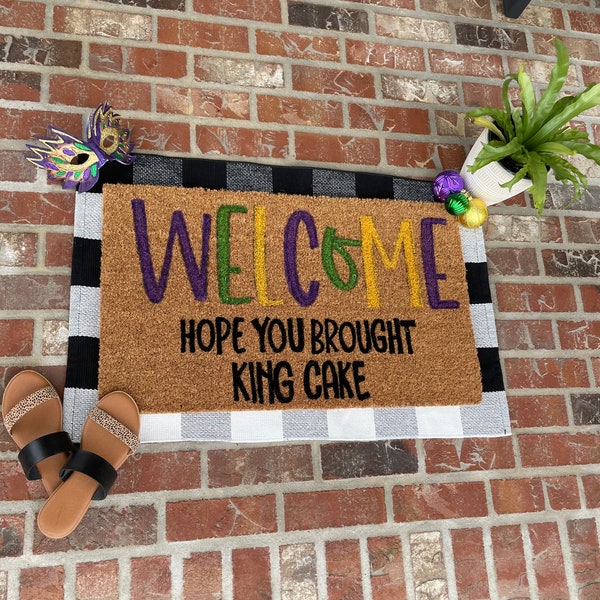 Welcome Doormat- king Cake  - Mardi Gras - Holiday- Personalized-  Closing New Home  Gift - Front Porch Decor - Doormats