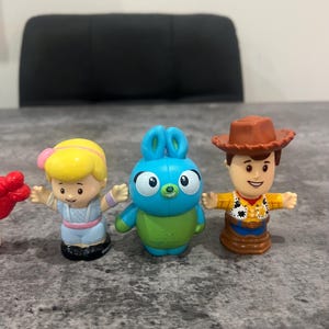 Figuras de Fisher-Price Little People Disney Toy Story 4 Woody Buzz Forky Rex imagen 3