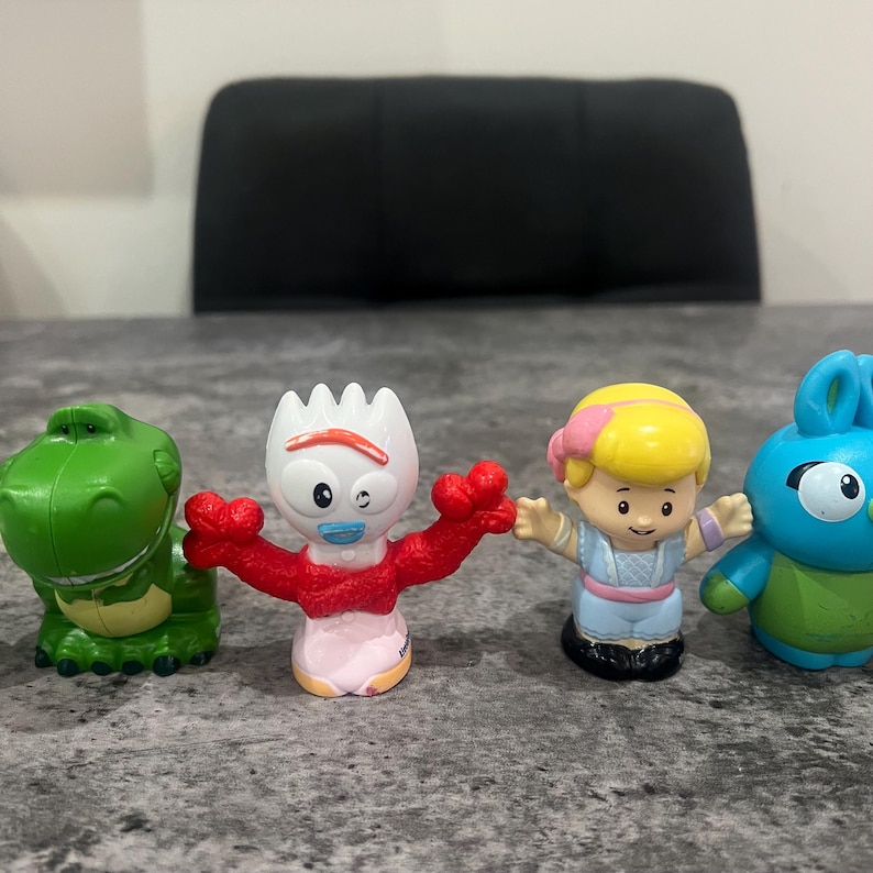 Figuras de Fisher-Price Little People Disney Toy Story 4 Woody Buzz Forky Rex imagen 2
