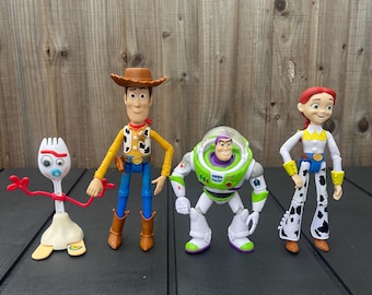 Paquete de Disney Toy Story, Buzz Lightyear, Woody, Jessie y Forky. Figuras de juguete.