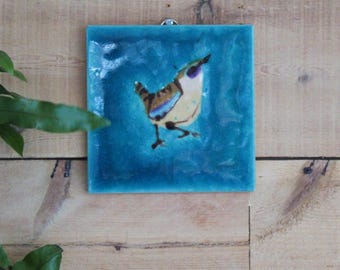Azulejo de cerámica Wren pintado a mano, adorno de pared de Cotswold Studio