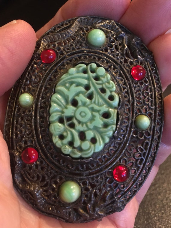 Little Nemo Asian Motif Brooch