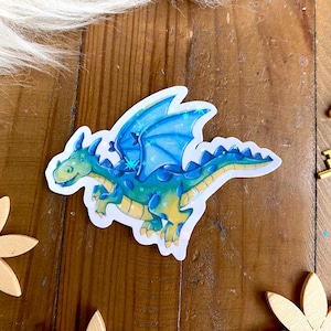 Süßer Drache als Sticker, Glitzeraufkleber Drache, großer Fantasysticker mit Fabelwesen, Kleines Geschenk für Jungs und Märchen-Fans
