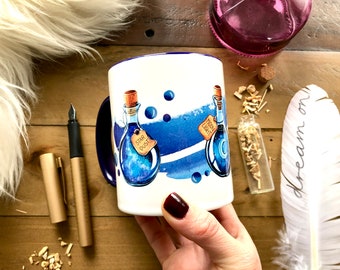 Aquarell-Kaffeetasse mit Zaubertränken oder Aquarell-Teetasse für Fans von Fantasy Tassen, mystischen Bechern und Magie