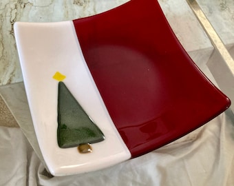 Sparkling Christmas tree dish | fused glass