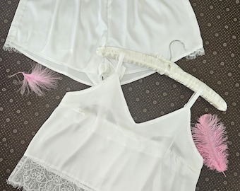 Conjunto de pijama de novia blanco con camisola de encaje y pantalones cortos para dama de honor. Pijamas de fiesta.