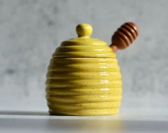 Ceramic Glazed Honey Pot Jar With Acacia Wood Dipper