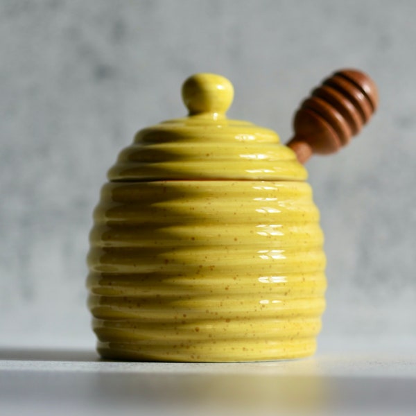 Ceramic Glazed Honey Pot Jar With Acacia Wood Dipper