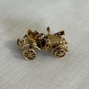 Old Style Vintage Car 9 Karat Gelbgold Charm Anhänger