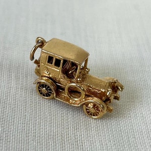 9 Karat Gelbgold Altmodische Auto Anhänger