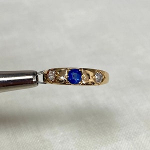 Antique 18ct Yellow Gold Sapphire and Diamond Trilogy Bumper Ring