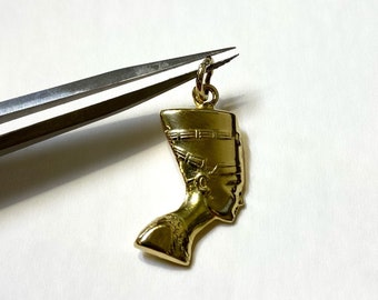 18ct Gold Nefertiti Charm Pendant