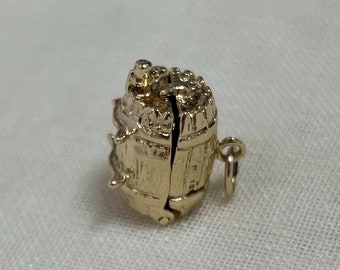 9ct Yellow Gold Opening Barrel Charm