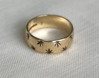 Vintage 9ct Yellow Gold Starburst Engraved Band Ring, Hallmark London 1972-73