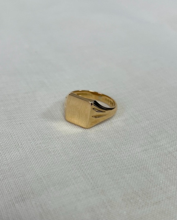 Vintage Square Signet Ring in 18ct Yellow Gold, Hallmarked