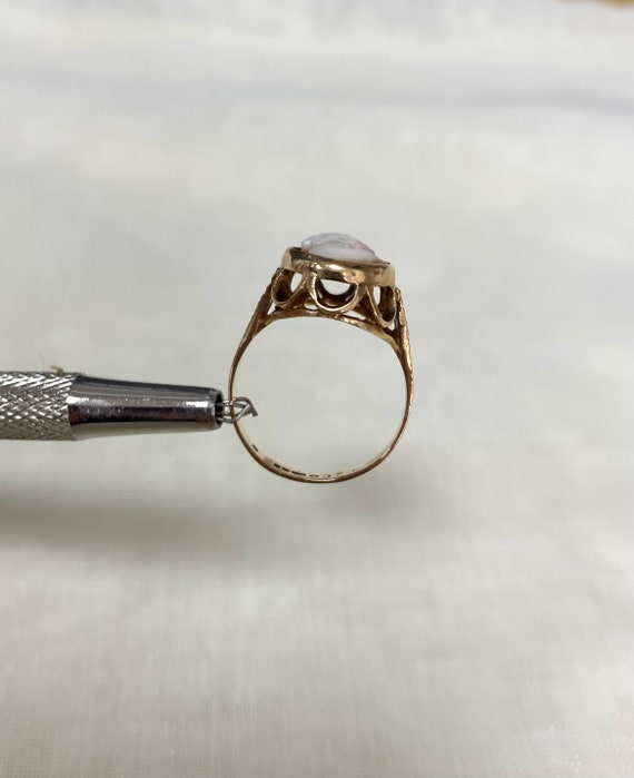 Vintage 9ct Yellow Gold Lady Cameo Ring - image 5