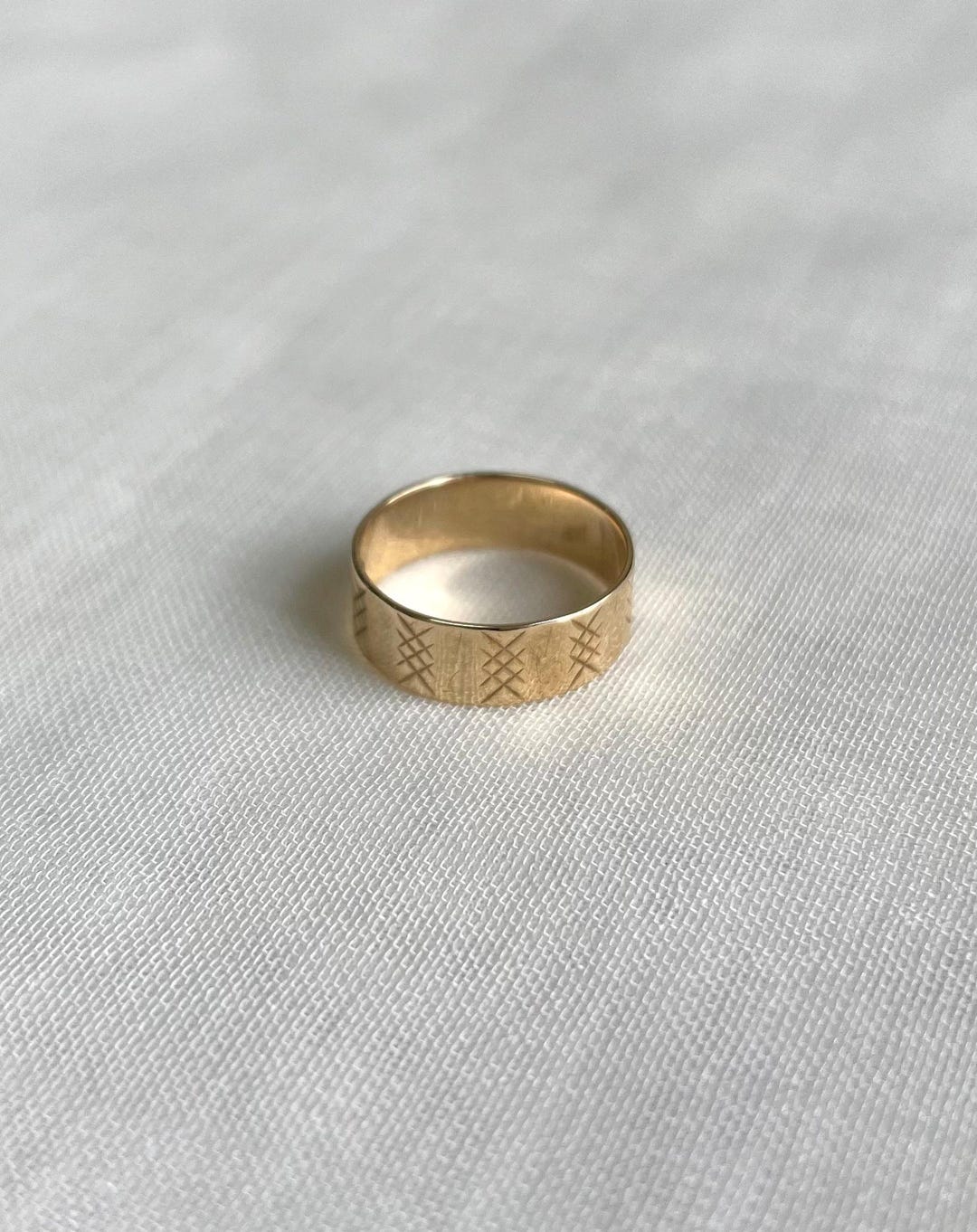 Vintage 9ct Yellow Gold Pattern Band, Criss Cross Pattern Ring ...