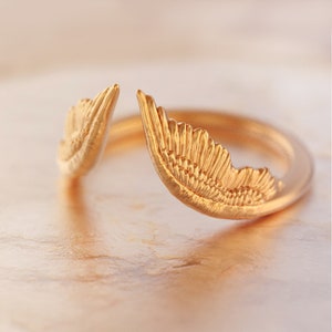 Angel Wing Ring, Celestial Ring, Bird Wing ring, Feathers Ring, Plume Ring, V Wedding Band, Gold Wing Ring