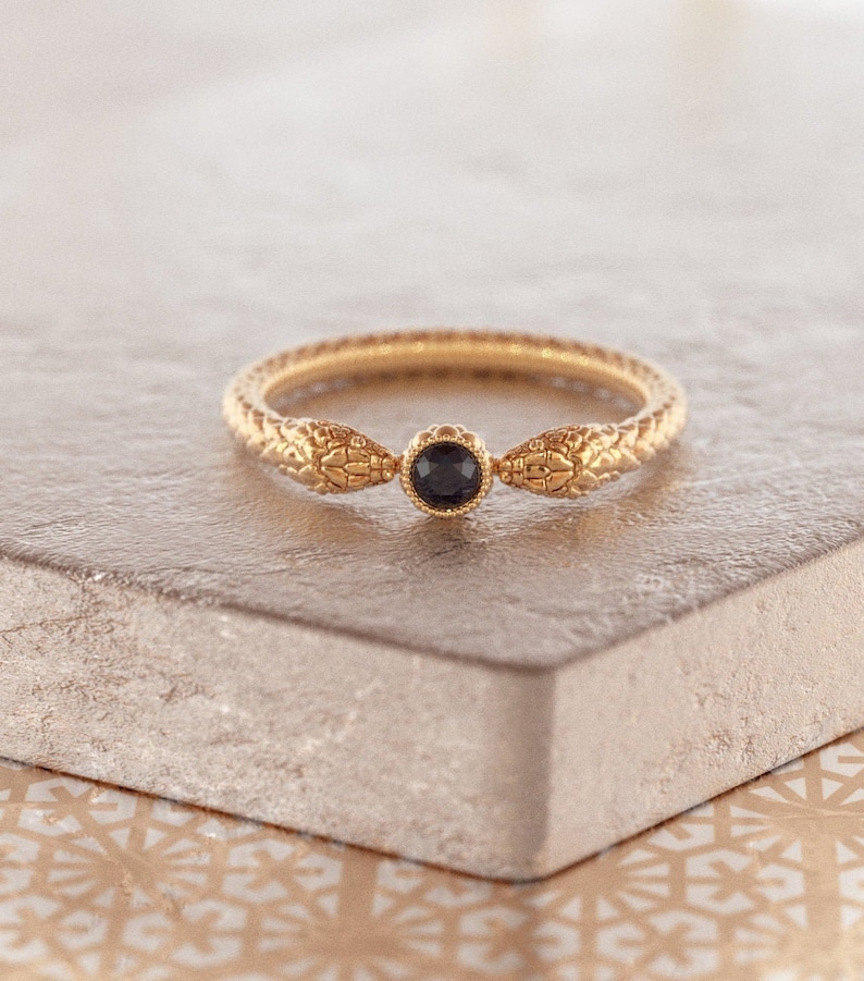Wicca-ring, Wicca-ring, Häxband, Häxring, Herrormring, 14k guldormring, Boho Goth, Ormförlovningsring bild 1