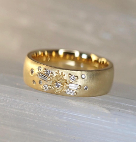 Heart Wedding Band,Heart Wedding Ring,Heirloom Ring,Heart Promise Ring,Sacred Heart Ring,Anatomical Heart Ring,Alternative Wedding Ring