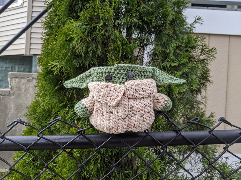 Baby Yoda Grogu Chalk Bag PDF Intermediate Crochet Pattern image 3