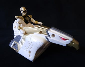 Vintage 1995 Saban Power Rangers Gem Gold Ranger White Eagle Car Falcon Vehicle